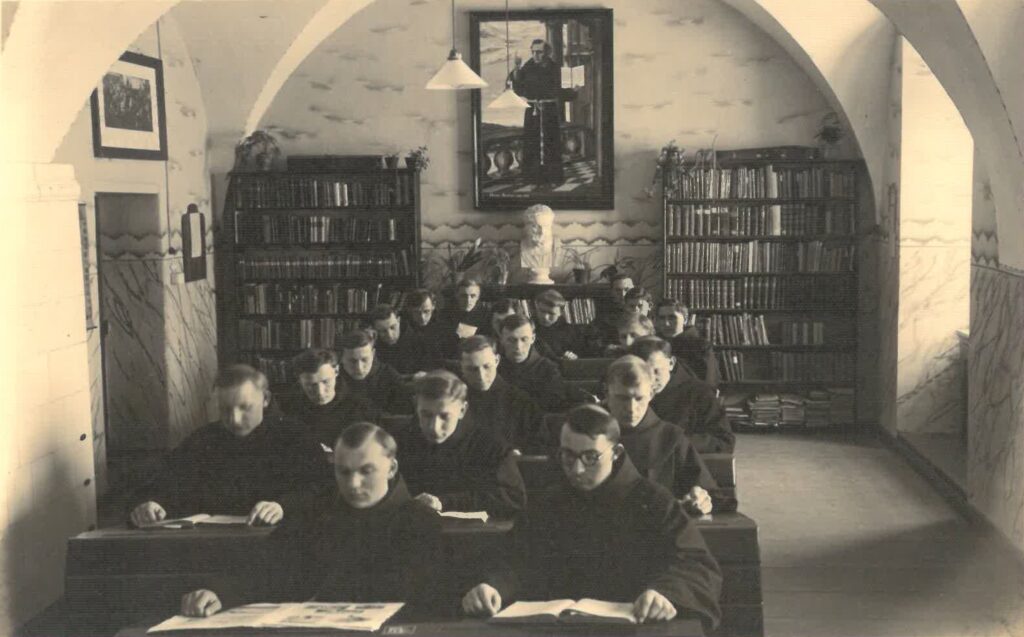 br. Jozafat Pietryga OFM - 4 w środkowym rzędzie