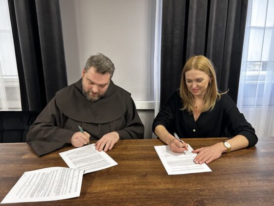 W piątek, 6 grudnia 2024 w Urzędzie Miejskim w Bytomiu została podpisana umowa na realizację wartej 3 mln 460 tys. zł inwestycji