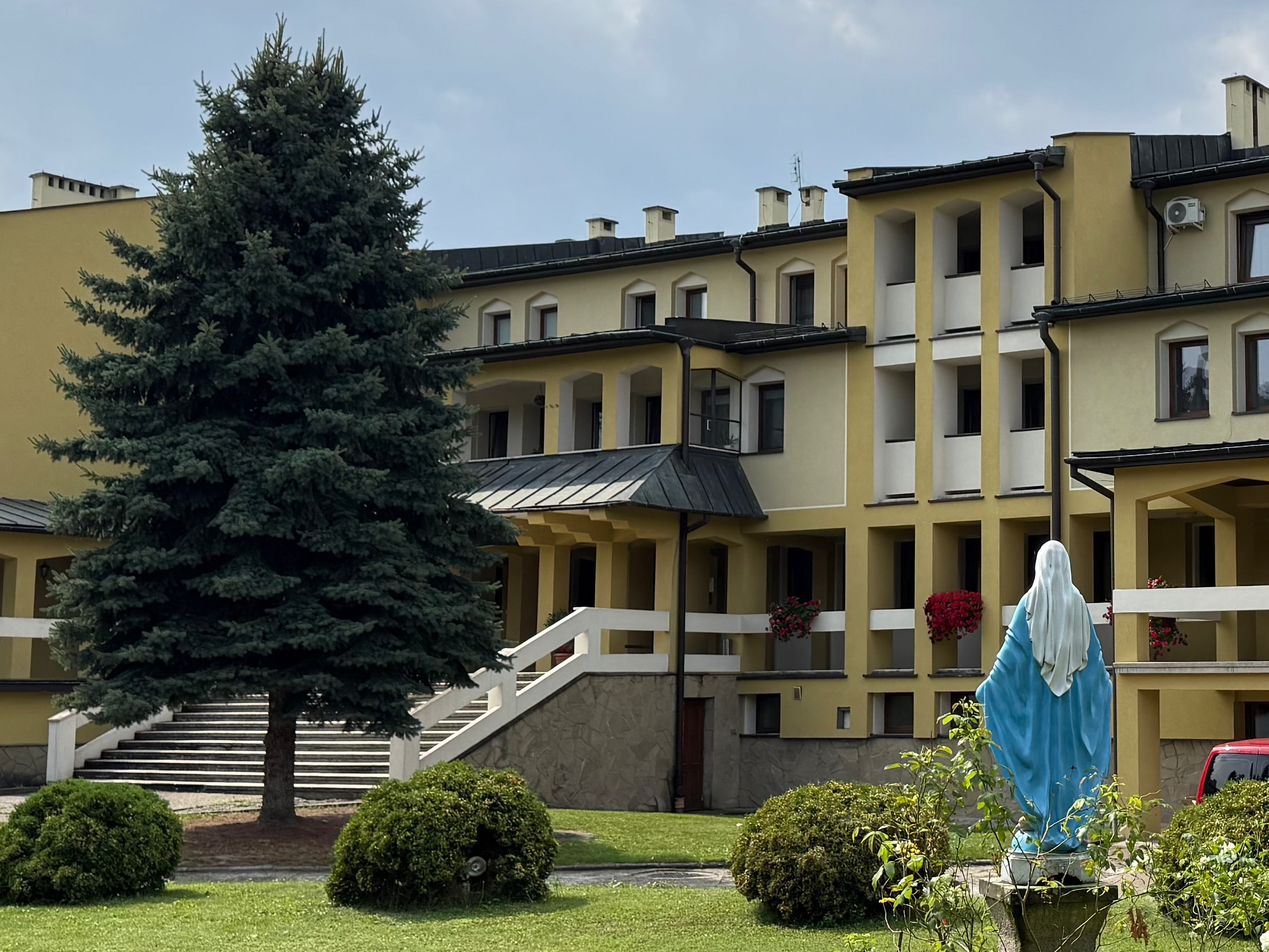 Międzyprowincjalny Dom Profesów Czasowych w Krakowie-Bronowicach