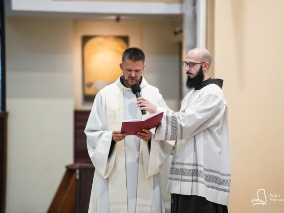 Pierwsza profesja zakonna br. Ambrożego Ciereszki OFM, Chorzów-Klimzowiec, 17 września 2025 roku Fot.: Agnieszka Grabara