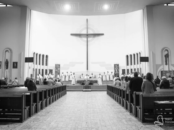 Pierwsza profesja zakonna br. Ambrożego Ciereszki OFM, Chorzów-Klimzowiec, 17 września 2025 roku Fot.: Agnieszka Grabara