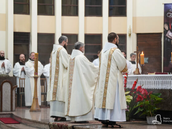 Pierwsza profesja zakonna br. Ambrożego Ciereszki OFM, Chorzów-Klimzowiec, 17 września 2025 roku Fot.: Agnieszka Grabara