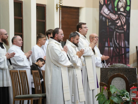 Pierwsza profesja zakonna br. Ambrożego Ciereszki OFM, Chorzów-Klimzowiec, 17 września 2025 roku Fot.: Agnieszka Grabara