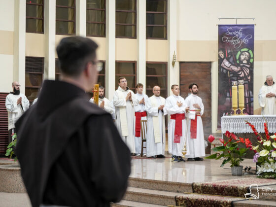 Pierwsza profesja zakonna br. Ambrożego Ciereszki OFM, Chorzów-Klimzowiec, 17 września 2025 roku Fot.: Agnieszka Grabara