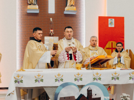 25. rocznica poświęcenia kościoła św. Antoniego z Padwy w Słucku na Białorusi, Fot.: Wiktor Wiedzień