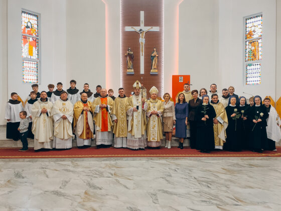 25. rocznica poświęcenia kościoła św. Antoniego z Padwy w Słucku na Białorusi, Fot.: Wiktor Wiedzień