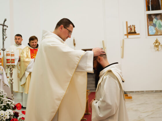 Święcenia prezbiteratu br. Aleksandra Leszczanki OFM, Słuck 7 listopada 2025 r., Fot.: Svetlana Labkovich