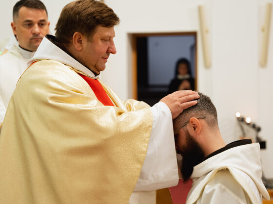 Święcenia prezbiteratu br. Aleksandra Leszczanki OFM, Słuck 7 listopada 2025 r., Fot.: Svetlana Labkovich