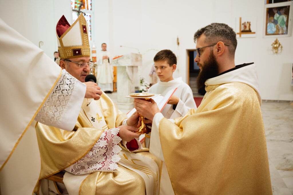 Święcenia prezbiteratu br. Aleksandra Leszczanki OFM, Słuck 7 listopada 2025 r., Fot.: Svetlana Labkovich