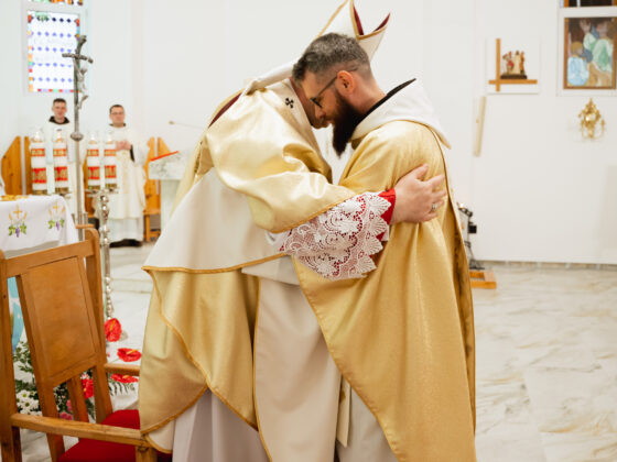 Święcenia prezbiteratu br. Aleksandra Leszczanki OFM, Słuck 7 listopada 2025 r., Fot.: Svetlana Labkovich