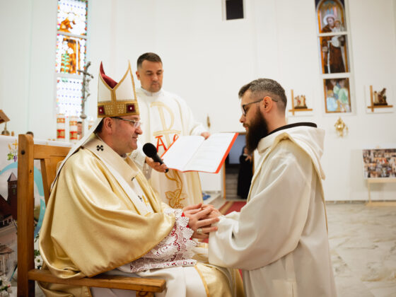 Święcenia prezbiteratu br. Aleksandra Leszczanki OFM, Słuck 7 listopada 2025 r., Fot.: Svetlana Labkovich